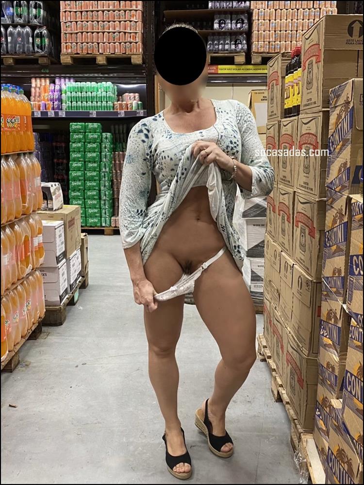 Casadinha-pelada-no-supermercado-9 